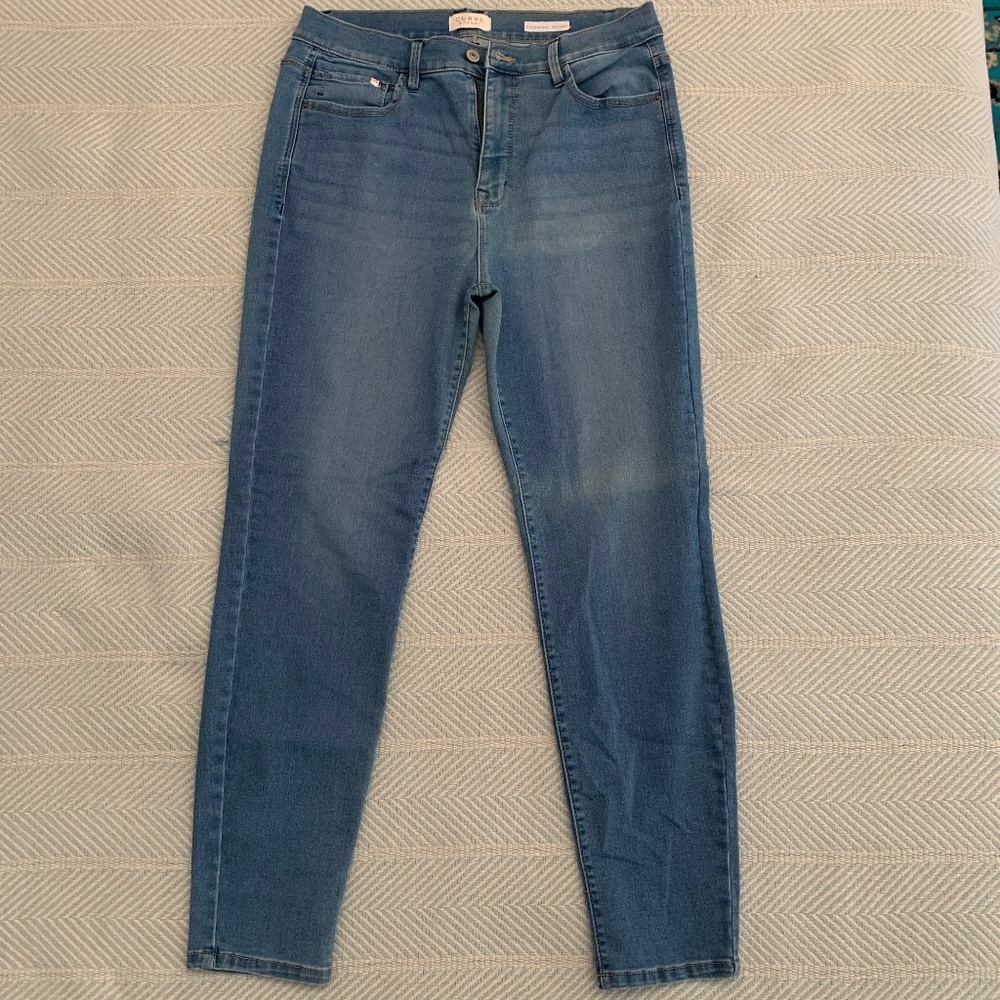 968 - Curve Appeal - Essential Skinny Jeans